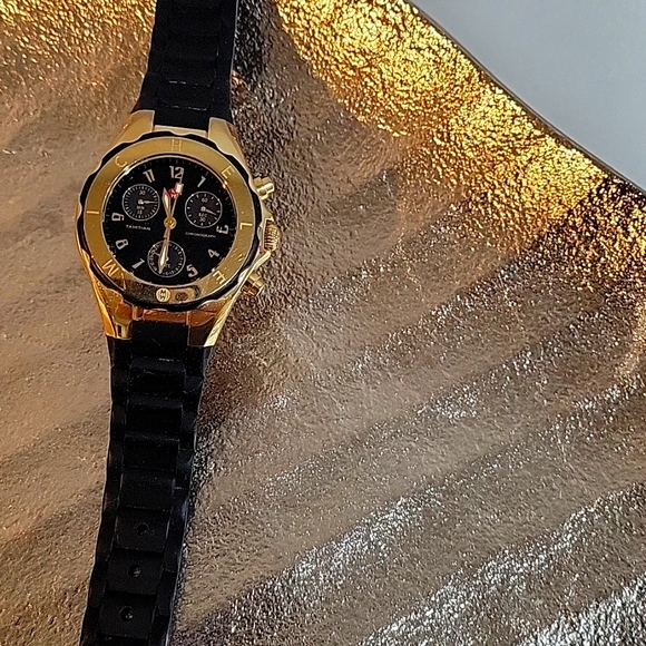 Watch - Picture 1 of 4